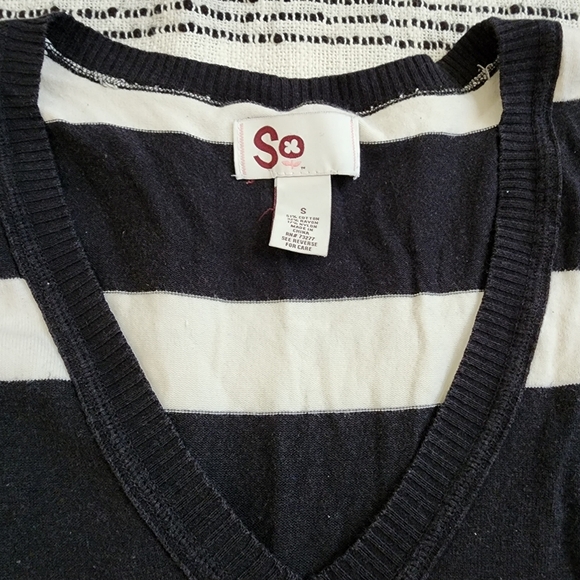 SO Vintage Y2K Retro Black & White Striped V Neck Stretch Long Sleeve Sweater- S - Picture 2 of 6